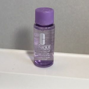 🦋 3 for $15 🦋 Clinique Take the day off